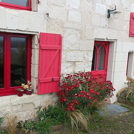 Gite Des Perreyeurs - Maison Troglodyte Avec Vue Sur Loire Montsoreau Quarto foto