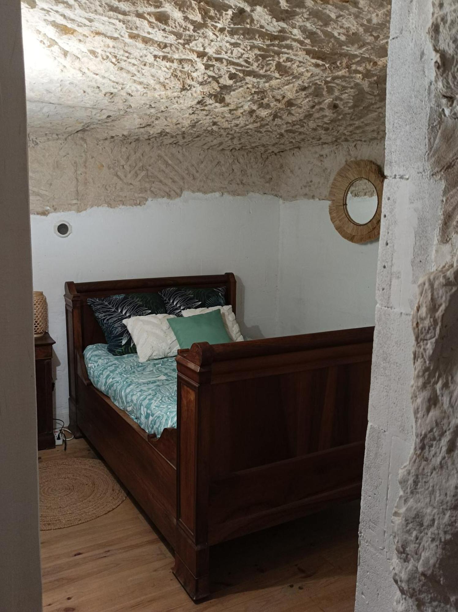 Gite Des Perreyeurs - Maison Troglodyte Avec Vue Sur Loire Montsoreau Exterior foto