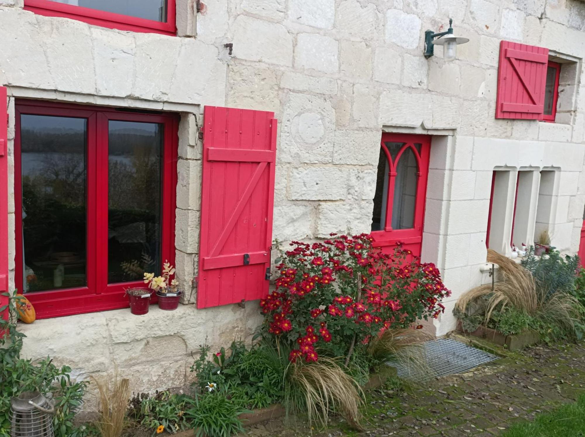 Gite Des Perreyeurs - Maison Troglodyte Avec Vue Sur Loire Montsoreau Quarto foto